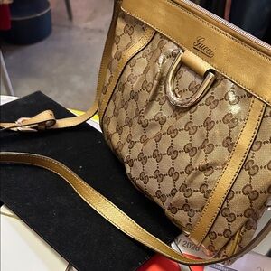 Gucci Gold and Brown Abby Shoulder Bag crystal d ring. Authentic